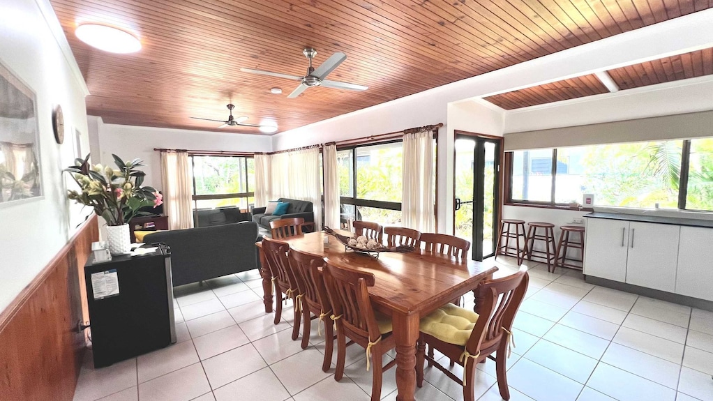 Bluefin House Beachfront Access - Mission Beach