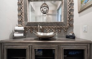 Bathroom - Domaine Chardonnay (Temecula)