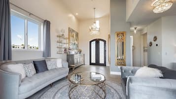 Chapel Suite | 1 bedroom, individually decorated, individually furnished