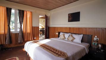 Desk, soundproofing, free WiFi