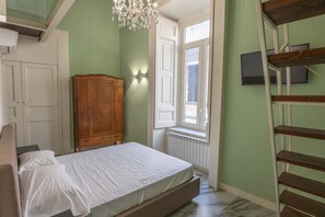 1 soverom, skrivebord og wi-fi