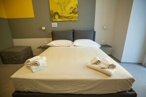 1 bedroom, WiFi, bed sheets - Napoli è Pino By Dimorra (NAPOLI)