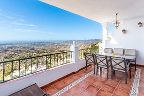 Outdoor dining - El Mirador in Mijas apartment (Mijas)