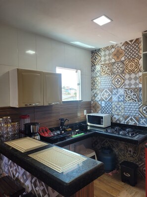 Fridge, microwave, stovetop, blender