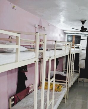 Enkeltrom – deluxe, byutsikt | Wi-fi (inkludert) og sengetøy