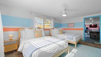4 Schlafzimmer, Schreibtisch, Bügeleisen/Bügelbrett, Reisekinderbett