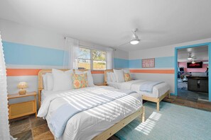 4 dormitoris, escriptori i planxa i posts de planxar 