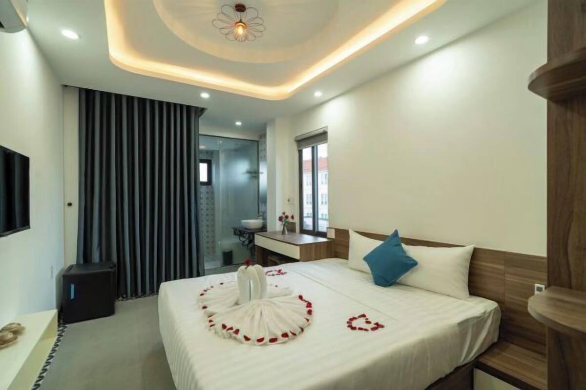 Premium bedding, down duvets, pillow-top beds, free minibar