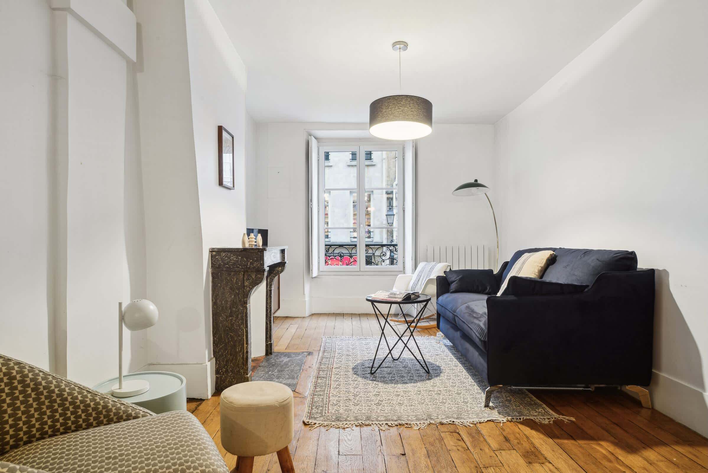 Téléviseur, bureau