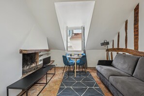 Téléviseur, bureau
