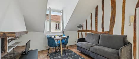 Televisión y oficina