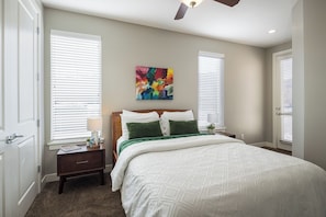 4 bedrooms, travel cot, free WiFi, bed sheets - Downtown Moab | Entrada | Pool Hot Tub | Near Arches (Moab)