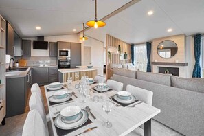 House - Host Stay Linden Lodge Ashdown Retreat (Pickering)