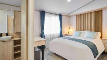 House | 2 bilik tidur, meja