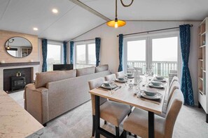 House | 2 bedrooms, desk - Host Stay Linden Lodge Ashdown Retreat (Pickering)