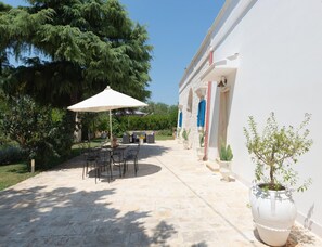 House | Balcony - Villa in Itria Valley With Infinity Pool (Cisternino)