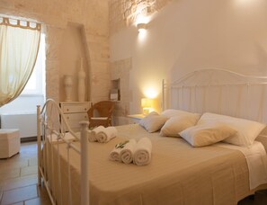 House | 4 bedrooms, iron/ironing board, individually furnished - Villa in Itria Valley With Infinity Pool (Cisternino)