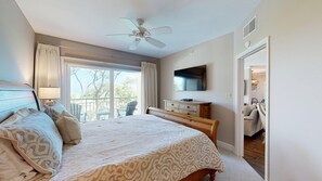 3 bedrooms, iron/ironing board, internet, bed sheets