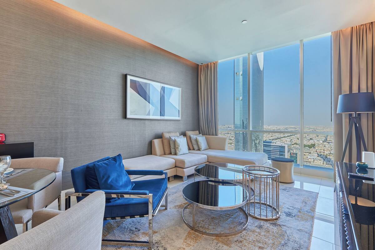 尊荣公寓, 城市景观 | 客厅 | 55-英寸智能电视(配备卫星频道)