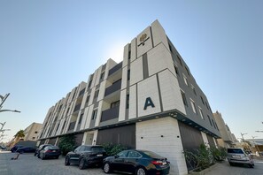 Exterior detail - bnbme | Riviera-A5 | 3 Bdr (Riyadh)