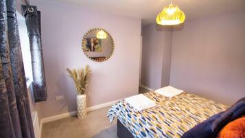 Rumah | 3 kamar tidur, setrika/meja setrika, Wi-Fi gratis, dan seprai linen