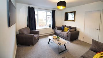 Rumah | Area keluarga | TV dan perapian