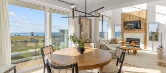 Pocasset Oceanfront: Beach, Hot Tub & Fire Pit!