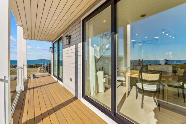 تناول الطعام بالخارج