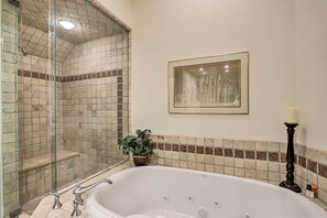 Íbúð (4 Bedrooms) | Að innan