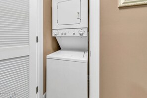 Interior - 6th Floor @ The Boardwalk, Directly on the Beach! Sleeps 6 (Panama City Beach)