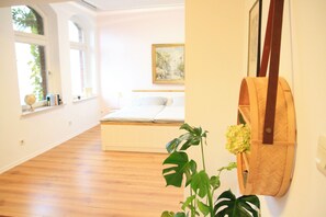 1 bedroom, travel crib, WiFi, bed sheets - Idyllische 4-Personen Wohnung mit Dachterrasse in der Villa Kolck (Xanten)