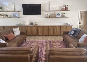 TV - Salty Dog @ Frio River Vacation Rentals (Concan)