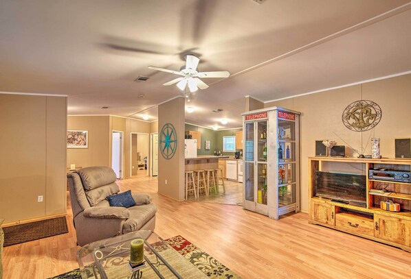 House (3 Bedrooms) | Interior