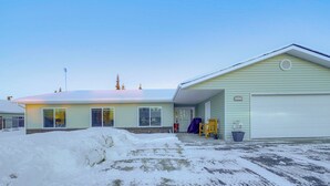 House (3 Bedrooms) | Interior - ~ 3 Mi to Ski & Hiking Trails: Soldotna Home (Soldotna)