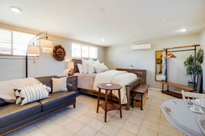 Apartment (0 Bedroom) | Interior