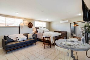 Interior - Adorable Tucson Studio w/ Gas Grill & Wifi! (Tucson)