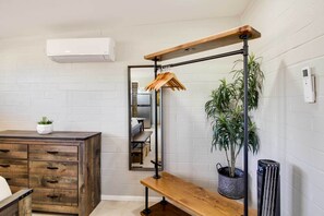 Apartment (0 Bedroom) | Interior