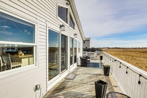 House (2 Bedrooms) | Interior - Walk to Beach: Water-view Seabrook Sanctuary (Seabrook)