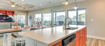 'the Beach House' Bolivar Peninsula Family Getaway