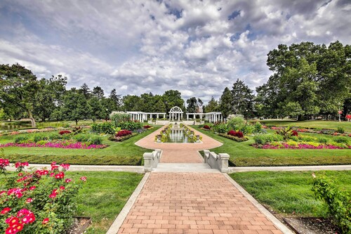 Lakeside Garden Home - 1 Mile to Main Street!