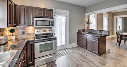 Lakeside Garden Home - 1 Mile to Main Street!
