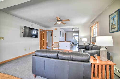 Old Orchard Beach Apt - Walk to Beach & Pier!