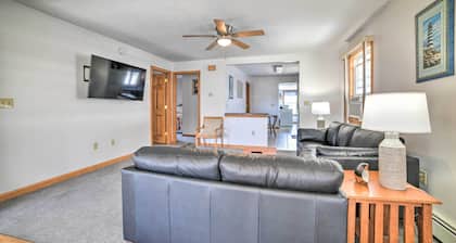 Old Orchard Beach Apt - Walk to Beach & Pier!