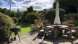 Outdoor dining - Coppice House - Pet Friendly near Broadway (Ashton Under Hill, Broadway)