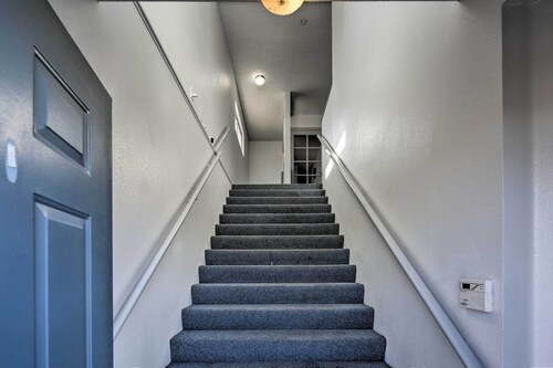 Apartment ~ 12 Mi From Hualapai Mountain Park