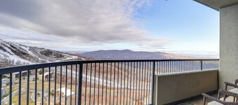 Ski, Hike & Explore: Cozy Condo in Sugar Mountain!