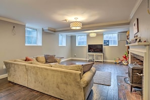 House (Multiple Bedrooms) | Interior