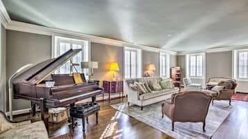 House (Multiple Bedrooms) | Interior