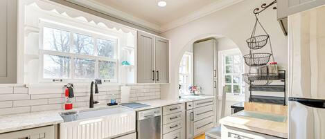 House (4 Bedrooms) | Interior