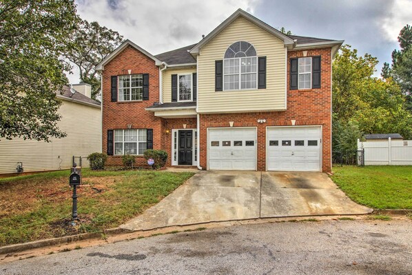 Exterior - Spacious Stone Mountain Home - Walk Everywhere! (Stone Mountain)